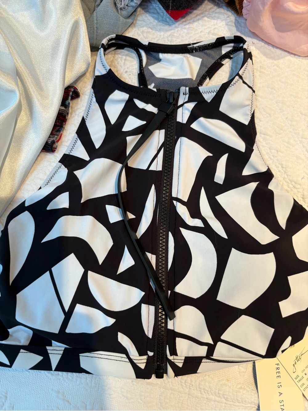 NWT Gottex Free Style Bra Black & White Geo Print Zip-Front Size 6